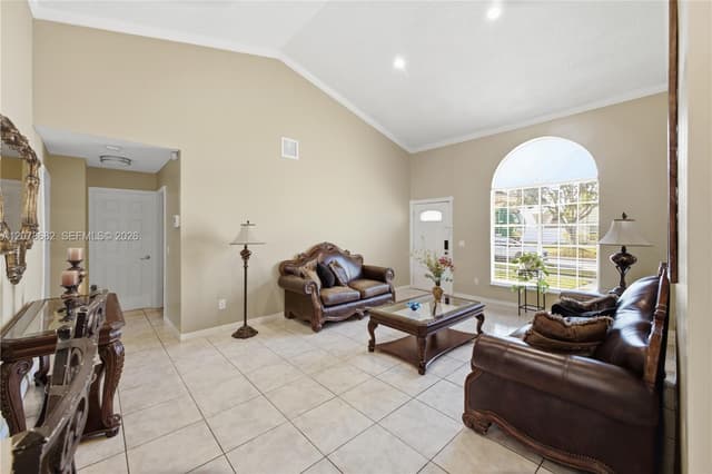 8635 SW 15th St, Pembroke Pines FL 33025 - Pembroke Pines, FL - Photo 3