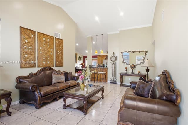 8635 SW 15th St, Pembroke Pines FL 33025 - Pembroke Pines, FL - Photo 4