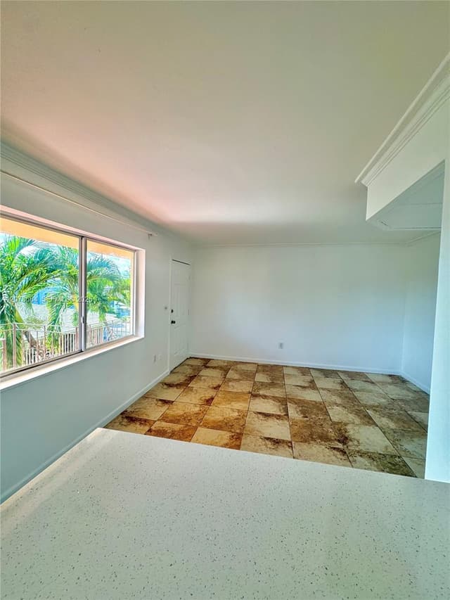 1020 SW 7 th # 9, Miami FL 33130 - Miami, FL - Photo 5