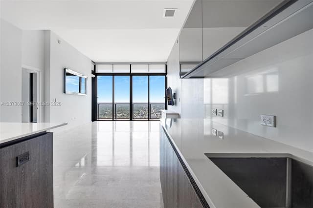 88 SW 7th St # 4004, Miami FL 33130 - Miami, FL - Photo 2