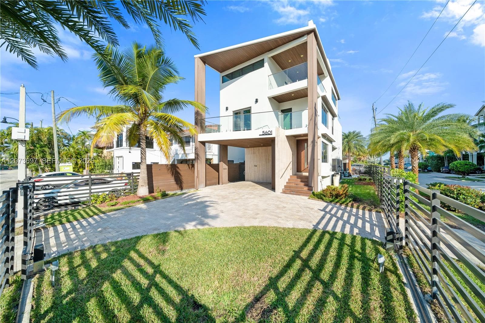 5601 N Ocean Dr, Hollywood FL 33019 - Hollywood, FL - Photo 1
