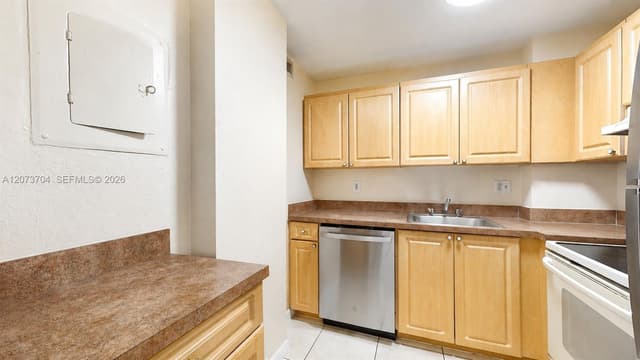 9360 Fontainebleau Blvd # 510, Miami FL 33172 - Miami, FL - Photo 5