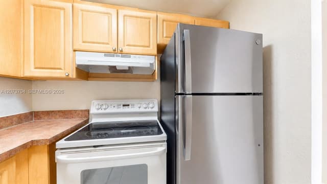 9360 Fontainebleau Blvd # 510, Miami FL 33172 - Miami, FL - Photo 4