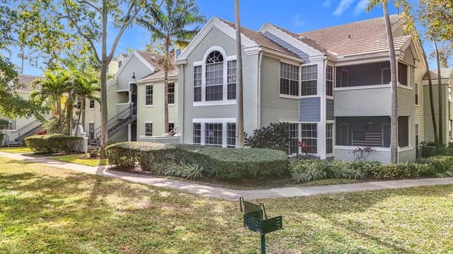1020 CRYSTAL Way # M, Delray Beach FL 33444 - Delray Beach, FL - Photo 2
