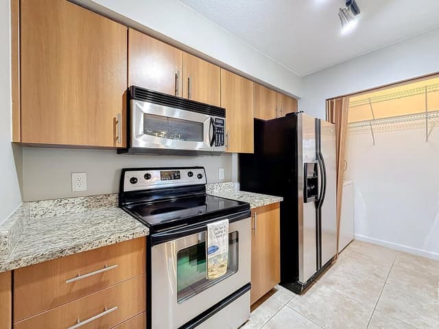 1020 CRYSTAL Way # M, Delray Beach FL 33444 - Delray Beach, FL - Photo 3