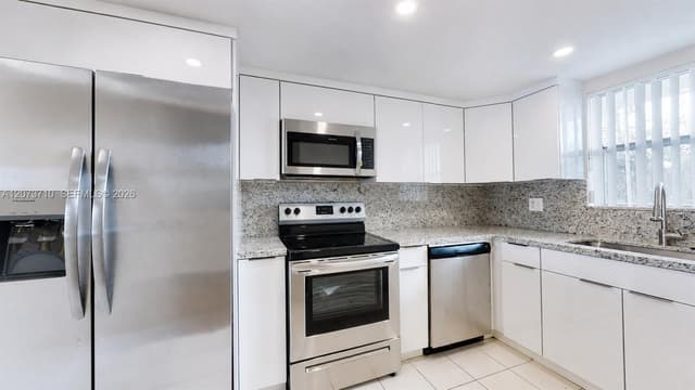 9363 Fontainebleau Blvd # H205, Miami FL 33172 - Miami, FL - Photo 3