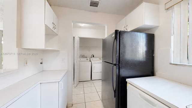 8183 NW 8th St # C2, Miami FL 33126 - Miami, FL - Photo 4