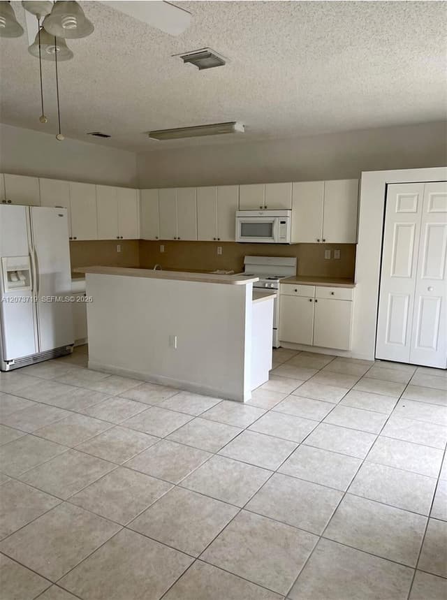 2357 SE 23rd Dr # 2357, Homestead FL 33035 - Homestead, FL - Photo 3