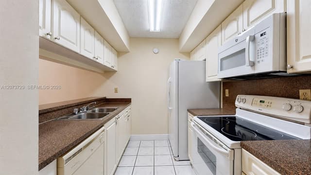18296 Mediterranean Blvd # 4, Hialeah FL 33015 - Hialeah, FL - Photo 3