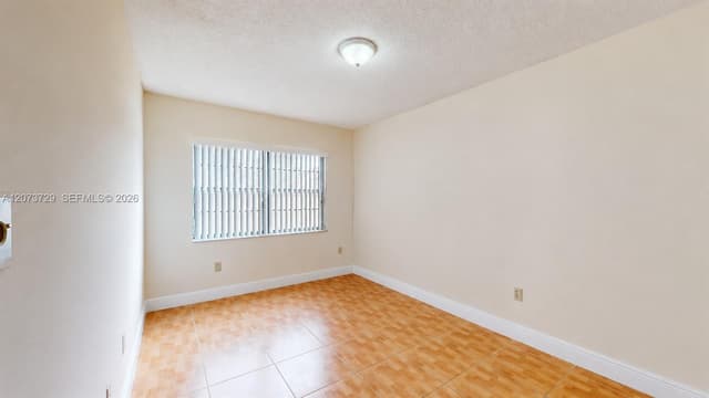 18296 Mediterranean Blvd # 4, Hialeah FL 33015 - Hialeah, FL - Photo 4