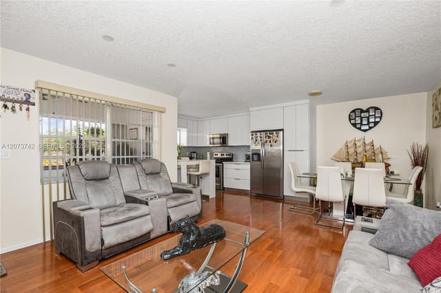 5300 Washington St # E209, Hollywood FL 33021 - Hollywood, FL - Photo 2
