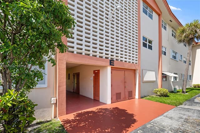 5300 Washington St # E209, Hollywood FL 33021 - Hollywood, FL - Photo 6