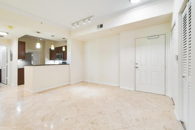 4905 MIDTOWN Lane # 2107, Palm Beach Gardens FL 33418 - Palm Beach Gardens, FL - Photo 4