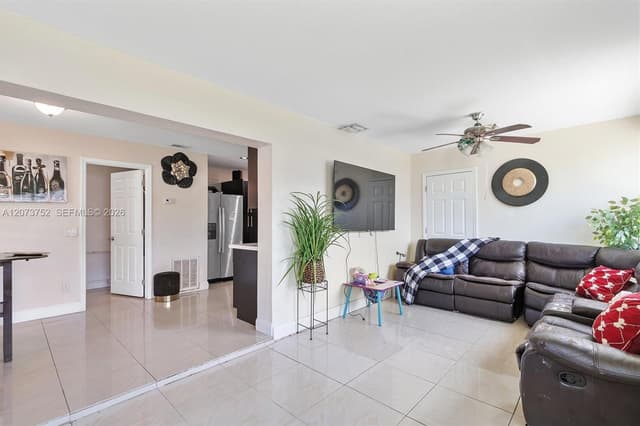 8544 Sheraton Dr, Miramar FL 33025 - Miramar, FL - Photo 6