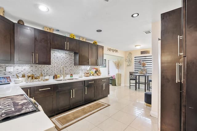 8544 Sheraton Dr, Miramar FL 33025 - Miramar, FL - Photo 5