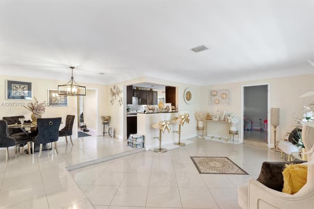 8544 Sheraton Dr, Miramar FL 33025 - Miramar, FL - Photo 4