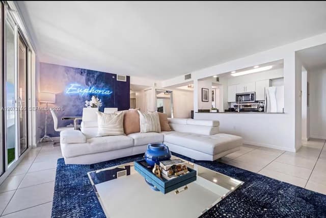 1200 Brickell Bay Dr # 4101, Miami FL 33131 - Miami, FL - Photo 4