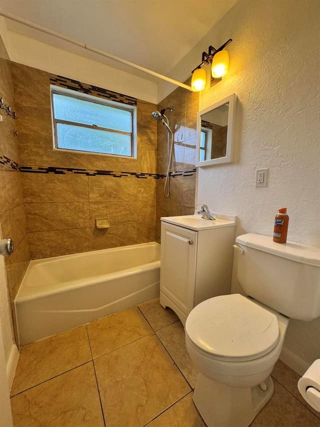 2304 NW 15th Court, Fort Lauderdale FL 33311 - Fort Lauderdale, FL - Photo 5