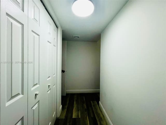 307 Lakeview Dr # 202, Weston FL 33326 - Weston, FL - Photo 6