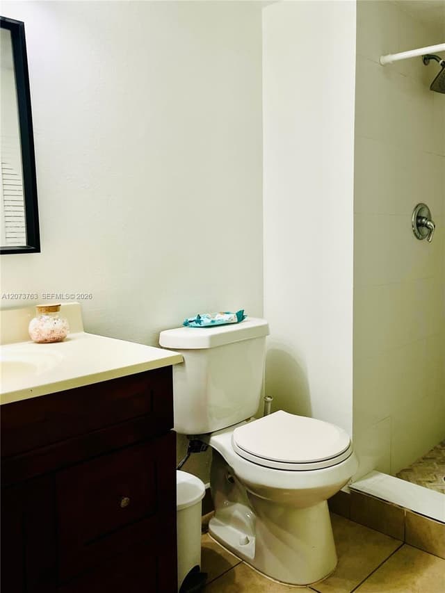 307 Lakeview Dr # 202, Weston FL 33326 - Weston, FL - Photo 7