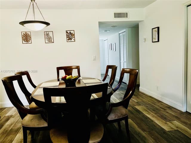 307 Lakeview Dr # 202, Weston FL 33326 - Weston, FL - Photo 5