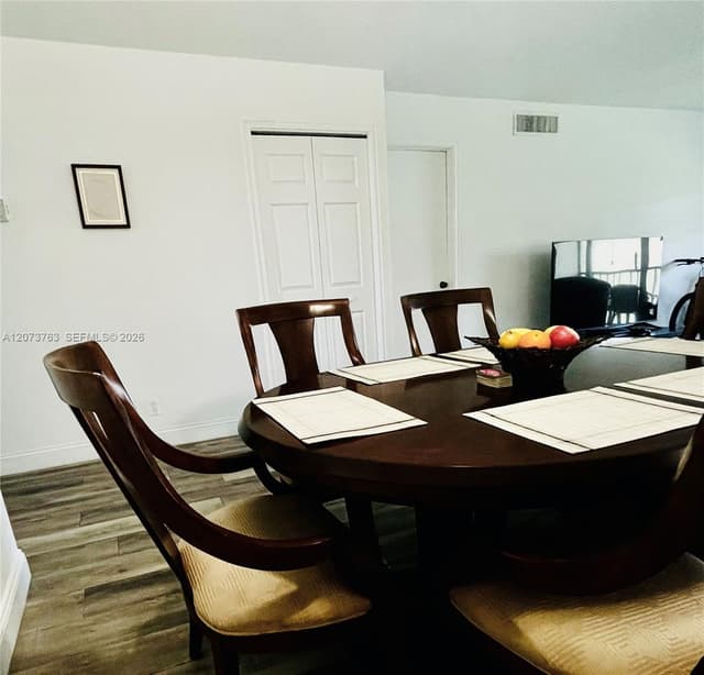 307 Lakeview Dr # 202, Weston FL 33326 - Weston, FL - Photo 4