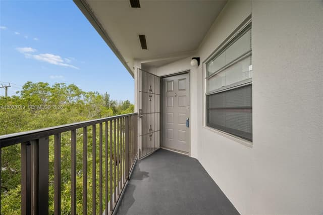 12501 SW 14th St # 401R, Pembroke Pines FL 33027 - Pembroke Pines, FL - Photo 2