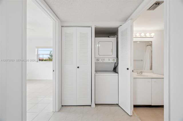 12501 SW 14th St # 401R, Pembroke Pines FL 33027 - Pembroke Pines, FL - Photo 4