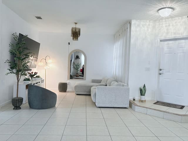 11487 Blue Violet Lane, Royal Palm Beach FL 33411 - Royal Palm Beach, FL - Photo 6