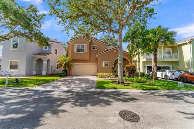 7538 NW 17TH Drive, Pembroke Pines FL 33024 - Pembroke Pines, FL - Photo 4