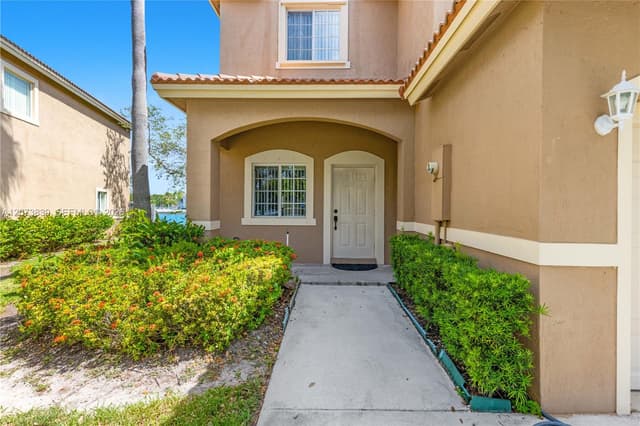 8549 SW 214th Ln, Cutler Bay FL 33189 - Cutler Bay, FL - Photo 3