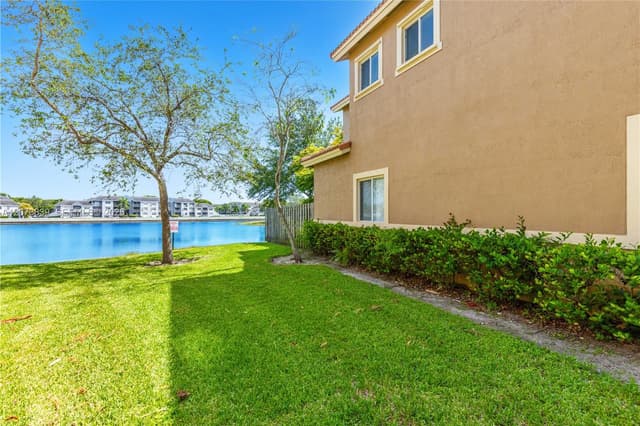 8549 SW 214th Ln, Cutler Bay FL 33189 - Cutler Bay, FL - Photo 4