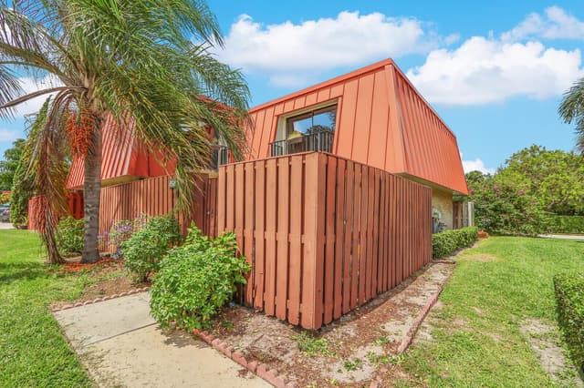 3358 Meridian Way N # B, Palm Beach Gardens FL 33410 - Palm Beach Gardens, FL - Photo 2