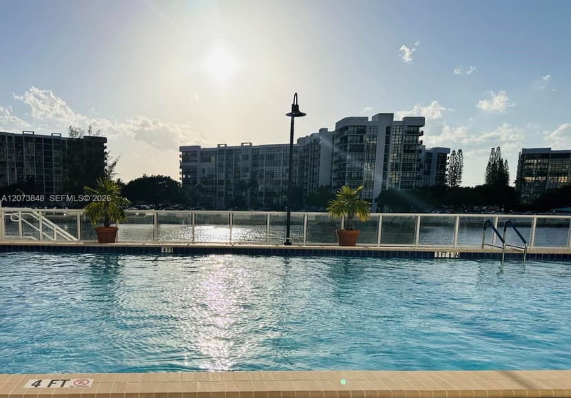 3000 S Ocean Dr # 1218, Hollywood FL 33019