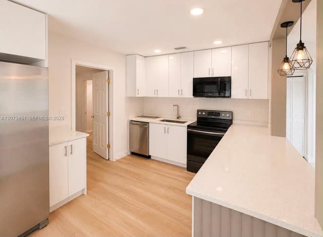 825 S 28th Ave, Hollywood FL 33020 - Hollywood, FL - Photo 3