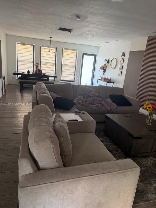 1330 NW 175th St, Miami Gardens FL 33169 - Miami Gardens, FL - Photo 3