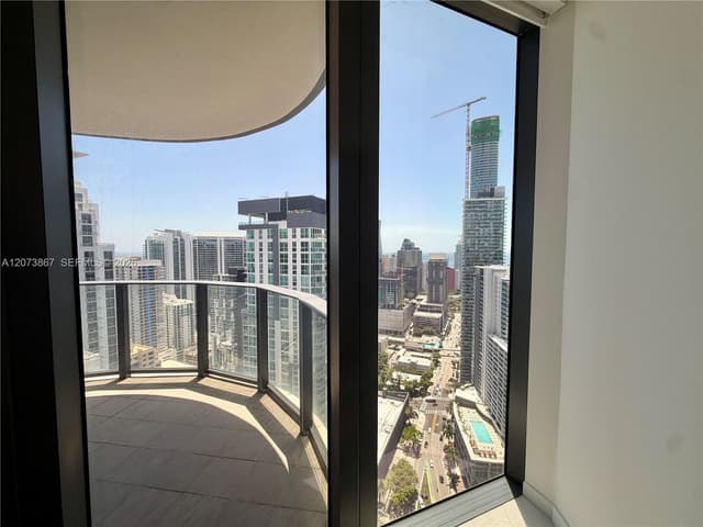 1000 Brickell Plz # 4301, Miami FL 33131 - Miami, FL - Photo 4