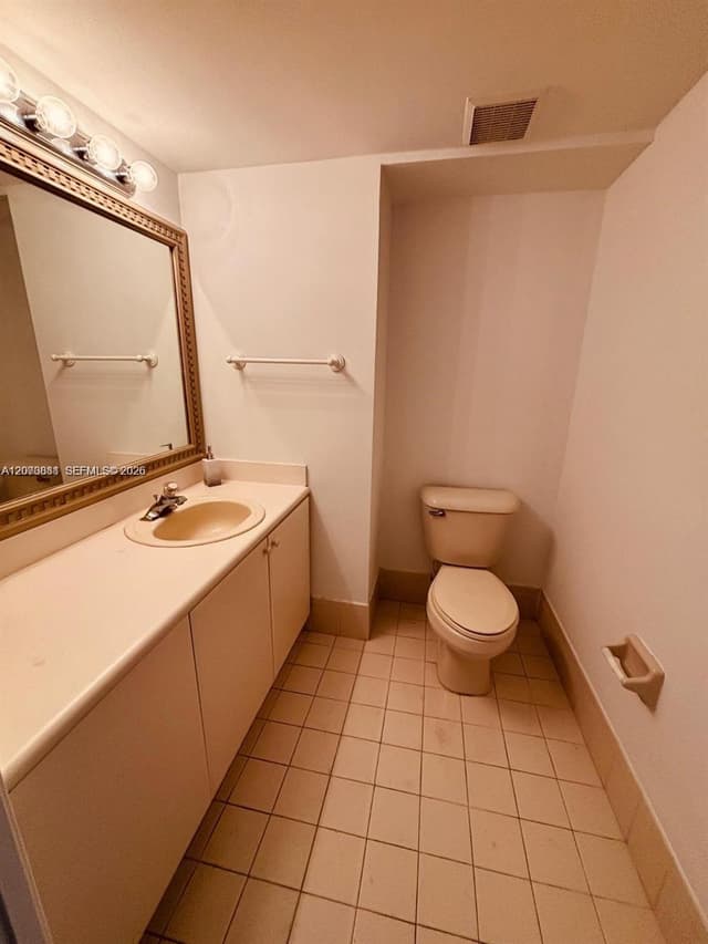 7080 NW 177th St # 13, Hialeah FL 33015 - Hialeah, FL - Photo 4