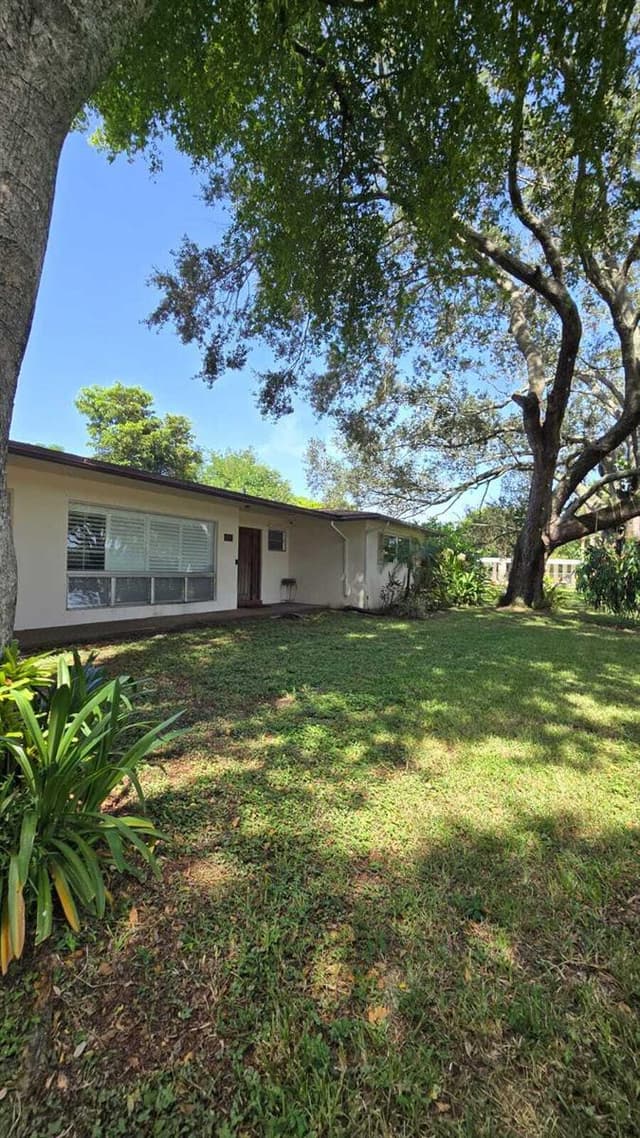 4511 E Country Club Circle, Plantation FL 33317 - Plantation, FL - Photo 2