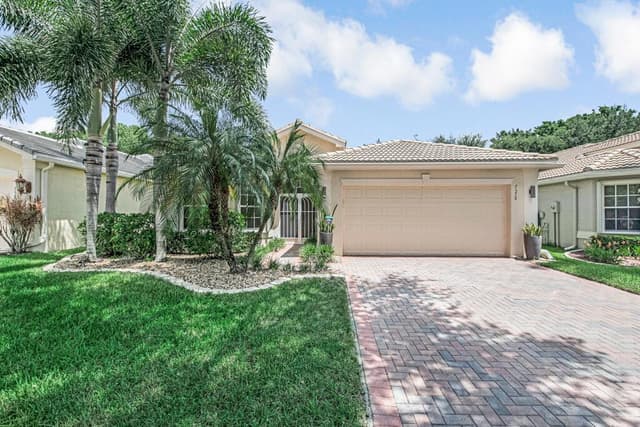7578 Starfish Reef Lane, Lake Worth FL 33467 - Lake Worth, FL - Photo 2
