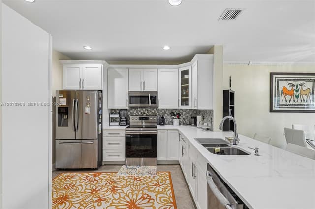 13215 NW 7th Dr, Plantation FL 33325 - Plantation, FL - Photo 6