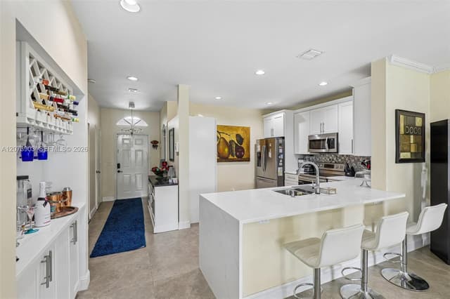13215 NW 7th Dr, Plantation FL 33325 - Plantation, FL - Photo 4