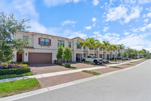 10076 BRICKHILL Drive, Boca Raton FL 33428 - Boca Raton, FL - Photo 2