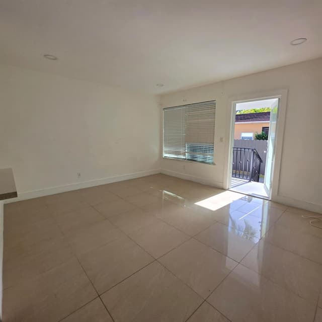 181 NE 168th Street, North Miami Beach FL 33162 - North Miami Beach, FL - Photo 5