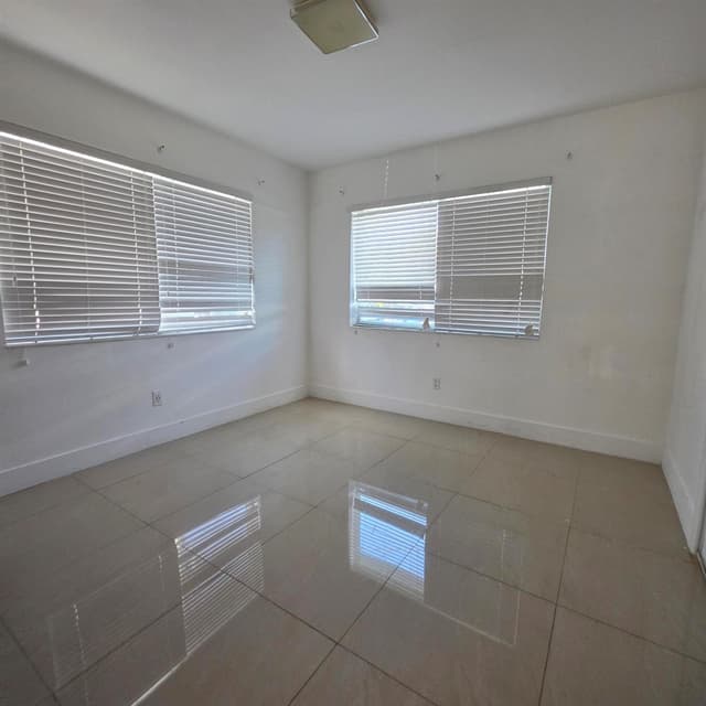 181 NE 168th Street, North Miami Beach FL 33162 - North Miami Beach, FL - Photo 4
