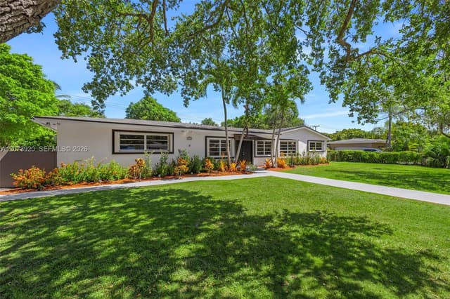 8261 SW 142nd St, Palmetto Bay FL 33158 - Palmetto Bay, FL - Photo 2