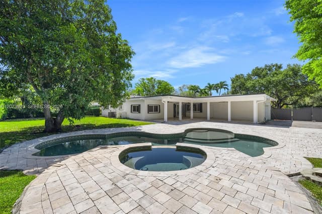 8261 SW 142nd St, Palmetto Bay FL 33158 - Palmetto Bay, FL - Photo 7