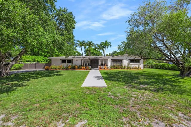 8261 SW 142nd St, Palmetto Bay FL 33158 - Palmetto Bay, FL - Photo 4