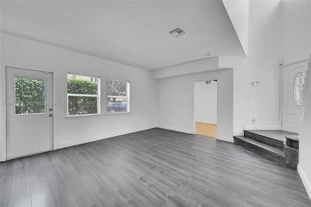 11201 Lakeview Dr # M, Coral Springs FL 33071 - Coral Springs, FL - Photo 5
