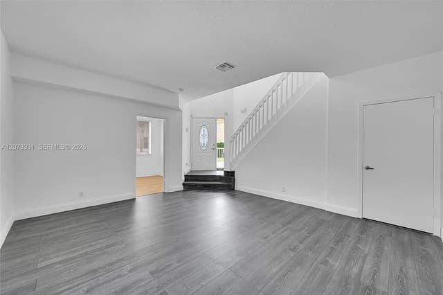 11201 Lakeview Dr # M, Coral Springs FL 33071 - Coral Springs, FL - Photo 4